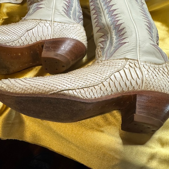 Tony Lama White and Purple Textured Heeled Boots. Made in Texas. - Picture 4 of 16